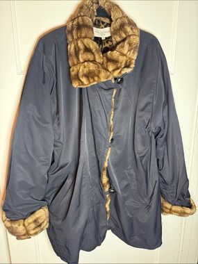 Ivan Grundahl Faux-Fur Trimmed Women's Coat in Black and Tan